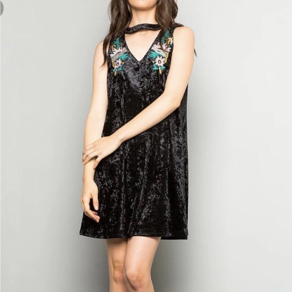 NWT THML Keyhole Crushed Velvet Boho Dress- Size Small